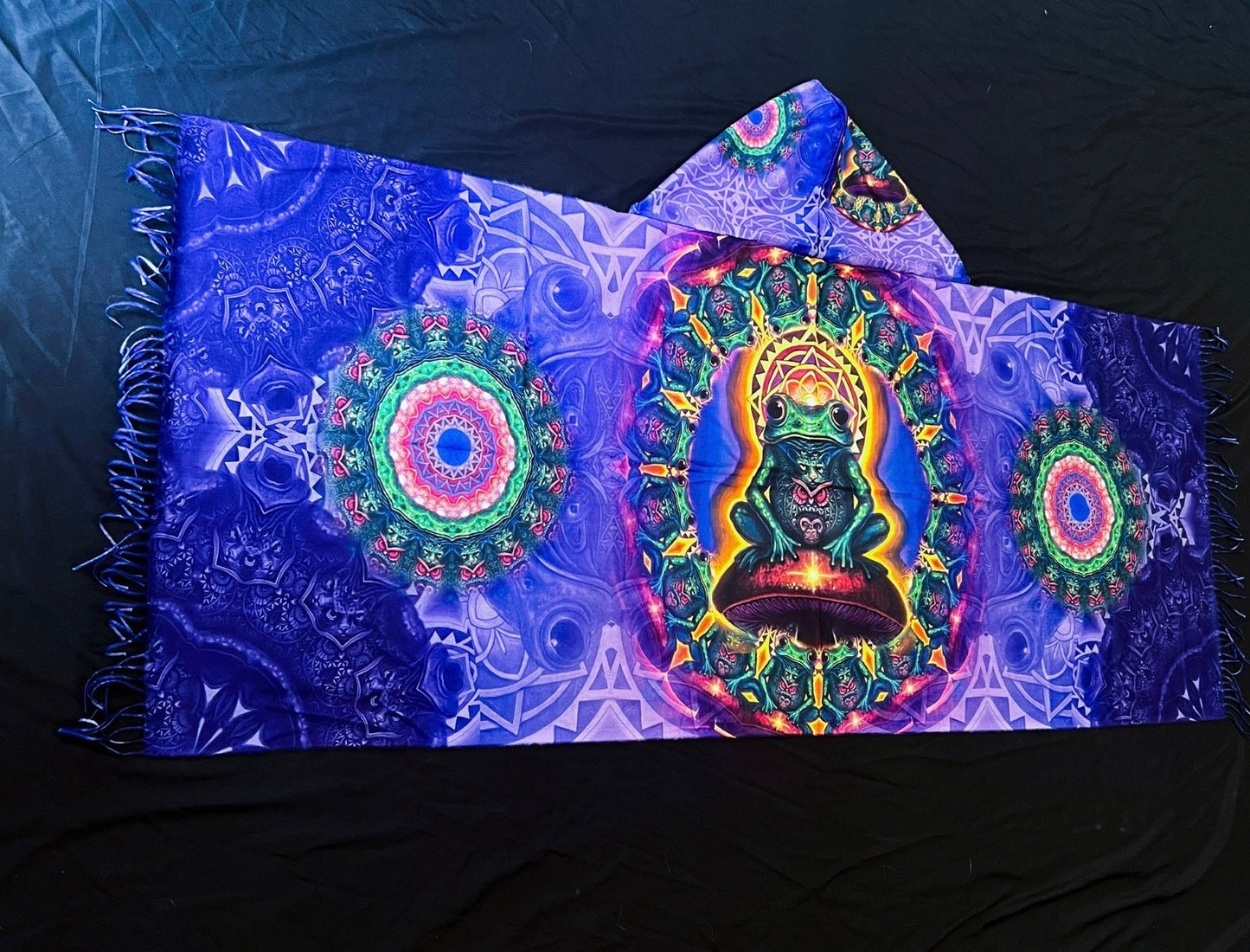 5MEO Guardians Hooded Pashmina
